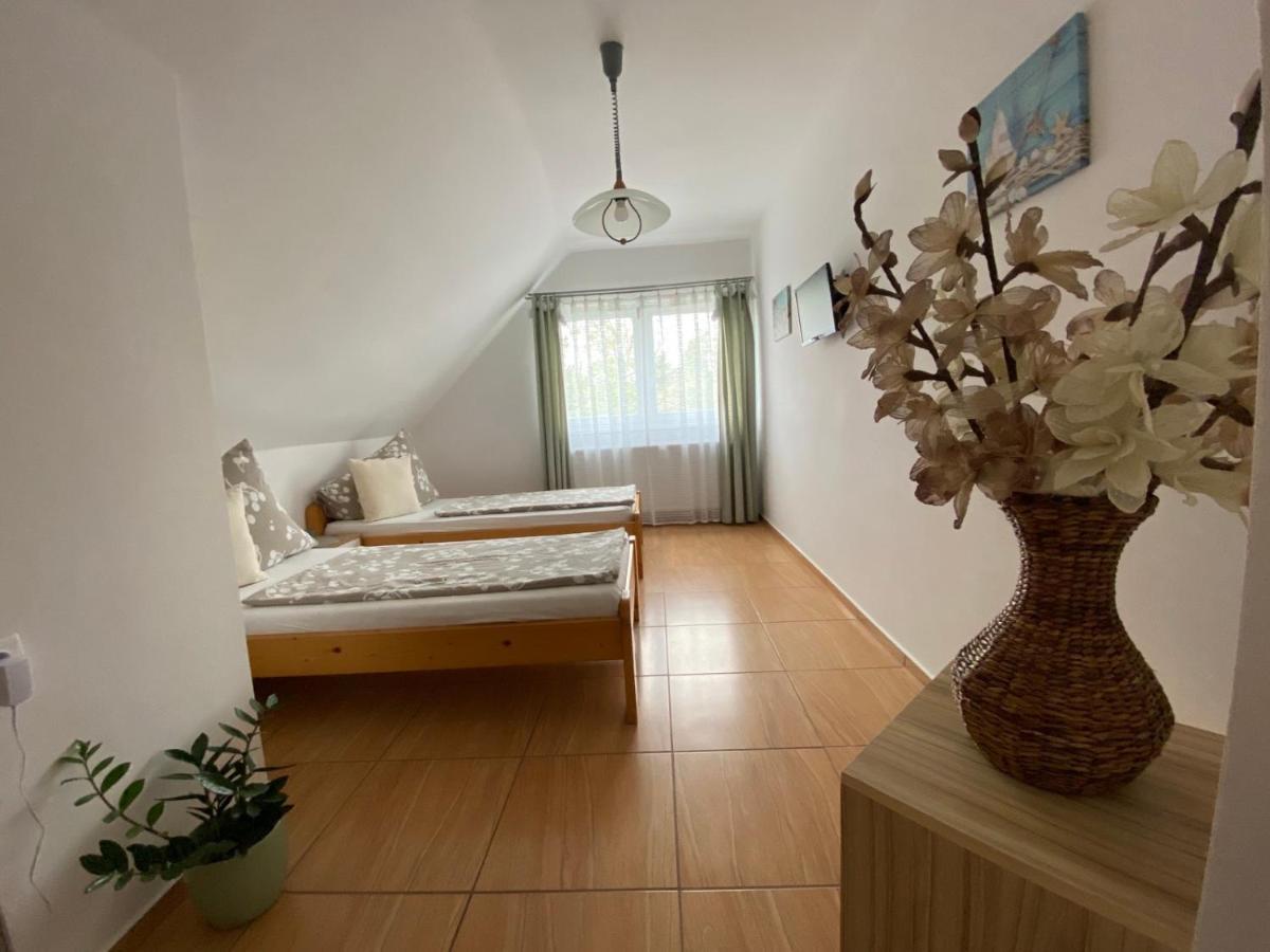 Munkacsy Apartmanok バラトンフェニヴェシュ エクステリア 写真